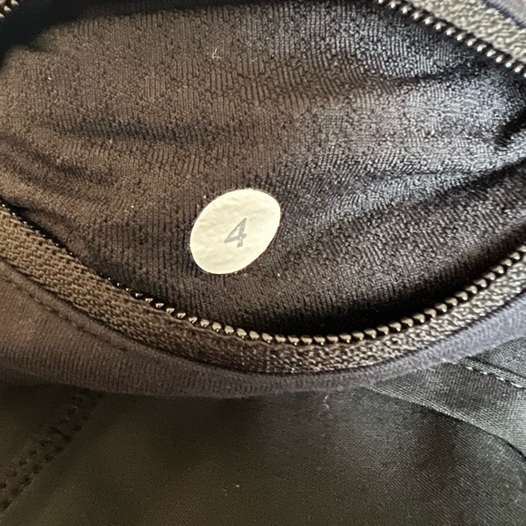 2 Lululemon Speeds - Picture 3 of 6